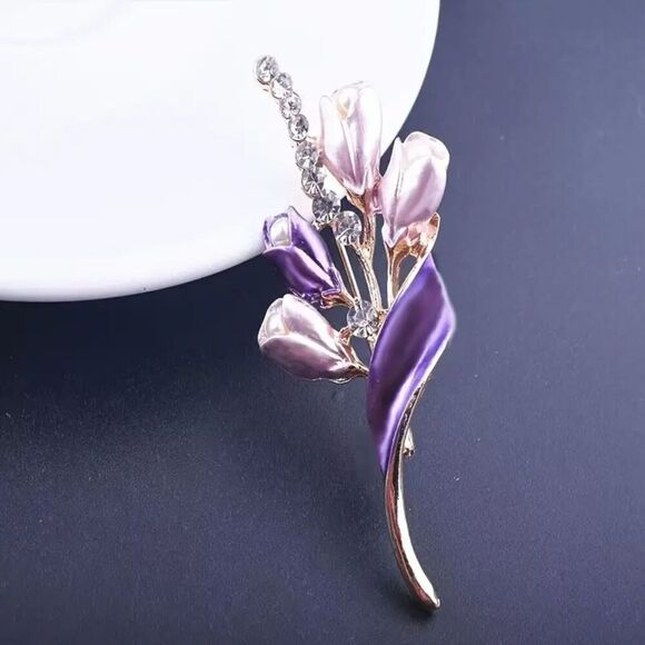 NWT - Lilac and Cream Rose Brooch with Rhinestones - Picture 3 of 3